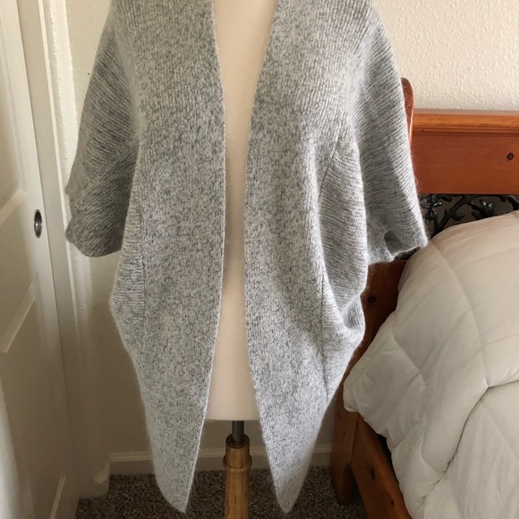 SOLD-Aritzia The Group Babaton Javier sweater - Picture 5 of 7